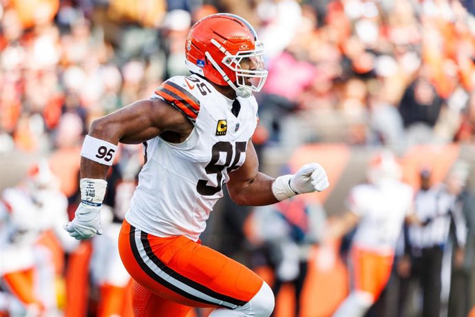 Archivo - Myles Garret, jugador de los Cleveland Browns, durante un partido