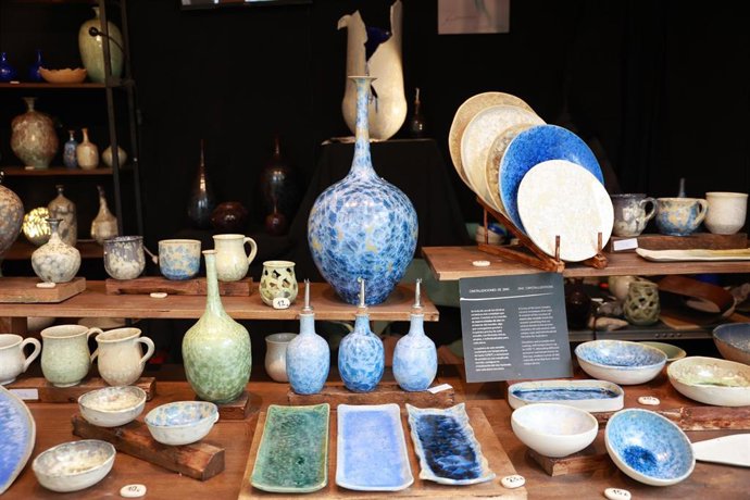 Archivo - Imagen de la Feria de Artesanía Creativa de Sevilla en su 26ª edición. A 23 de diciembre de 2025, en Sevilla (Andalucía, España). 