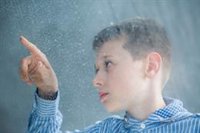 Las redes de apoyo y la cohesión familiar determinan la calidad de vida de las familias con hijos con TEA, según estudio