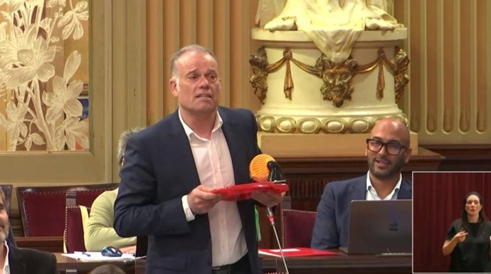 El diputado socialista Llorenç Pou en el Parlament