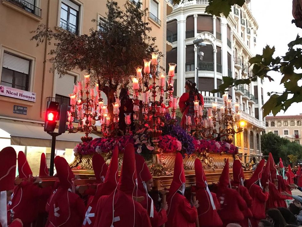 Archivo - Procesión, Semana Santa, 'Los Coloraos', Miércoles Santo