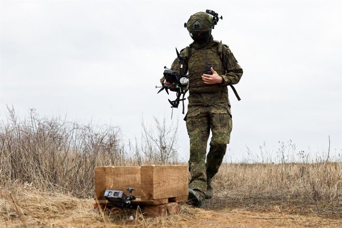 Imagem de arquivo de um militar russo em Belgorod.