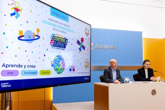 El consejero municipal de Economía del Ayuntamiento  de Zaragoza, Carlos Gimeno, presenta la edición renovada de Etopia Kids