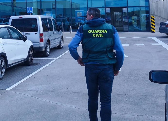 Detenidos dos vecinos de Alcalá de Henares por sustraer cuatro jamones, valorados en más de 1.100 euros, en Palazuelos de Eresma