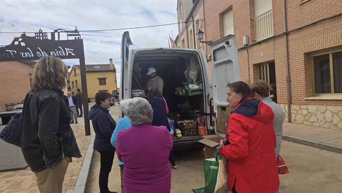 Venta ambulante en un pueblo de Palencia.
