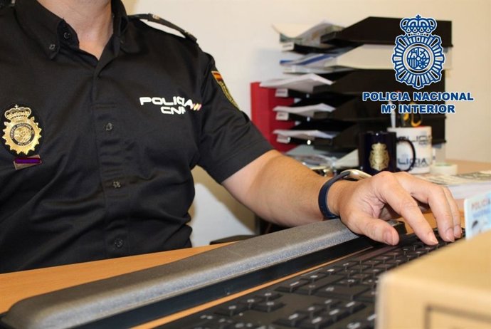 Archivo - Agente de la Policía Nacional.