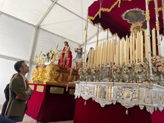 El consejero de Agricultura, Pesca, Agua y Desarrollo Rural de la Junta de Andalucía, Ramón Fernández-Pacheco, durante su visita a la Hermandad de El Amor en Almería.