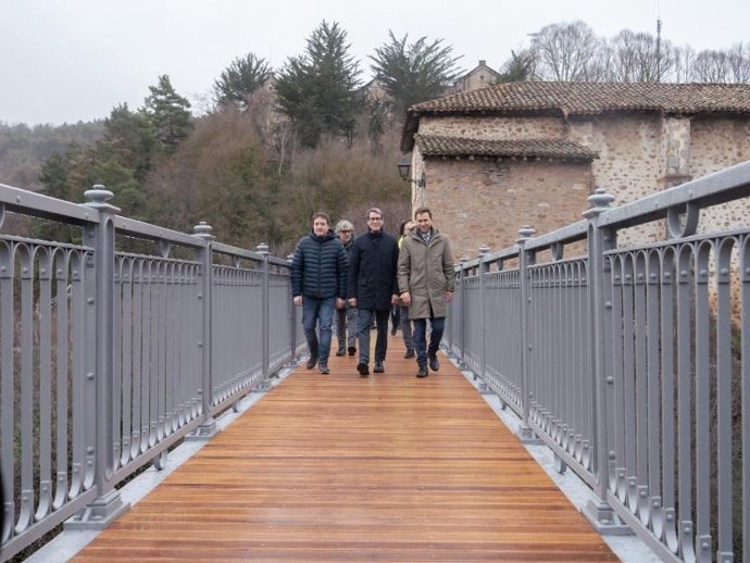 El Gobierno de La Rioja abre al tránsito el puente de hierro de Ortigosa de Cameros durante la Semana Santa