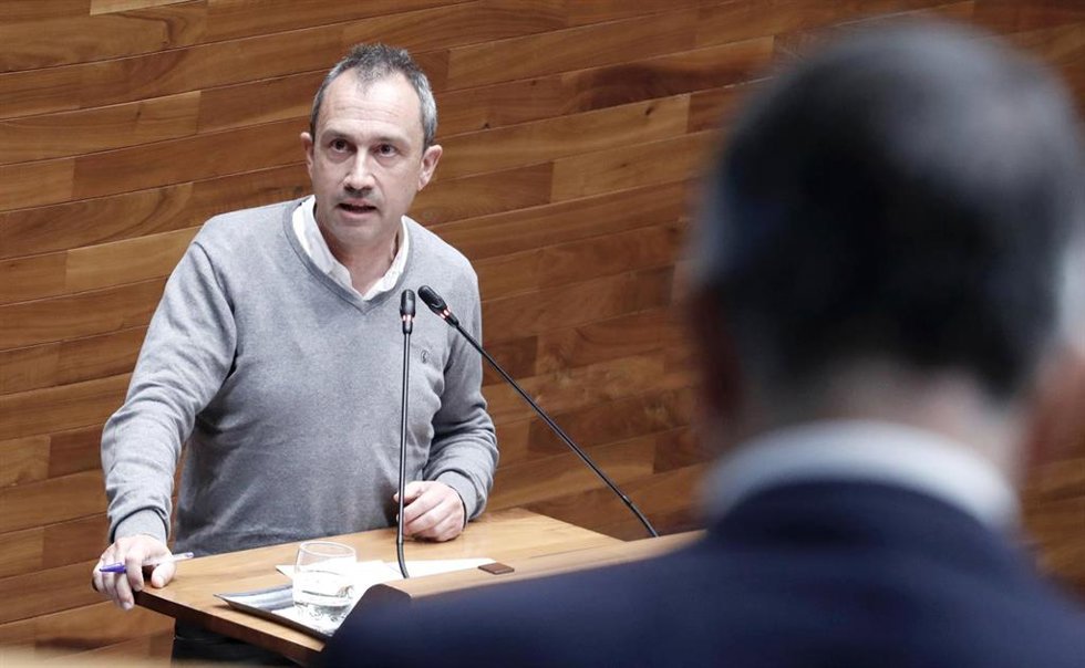 El consejero de Ordenación del Territorio, Urbanismo, Vivienda y Derechos Ciudadanos del Principado de Asturias, Ovidio Zapico, interviene en la Junta General del Principado de Asturias.