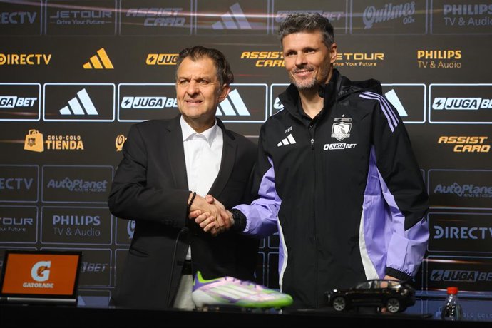 Futbol, Presentacion del entrenador Fernando Ortiz. Fernando Ortiz es presentado como nuevo entrenador de Colo Colo, en el estadio Monumental, Santiago, Chile. 01/09/2025 Jonnathan Oyarzun/Photosport  Football, Presentation of the head coach Fernando