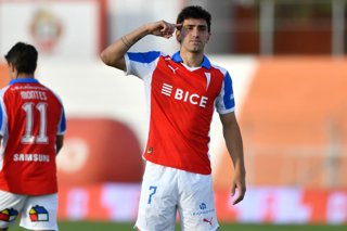 Futbol, Deportes Cobresal vs Universidad Catolica Fecha 3, Copa de la Liga 2026. El jugador de Universidad Catolica Justo Giani, centro, celebra tras marcar un gol contra Deportes Cobresal durante un partido copa de la liga disputado en el estadio El