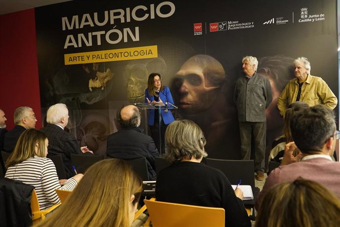 Inauguración en el Museo de la Evolución Humana de Burgos la exposición dedicada a Mauricio Antón.