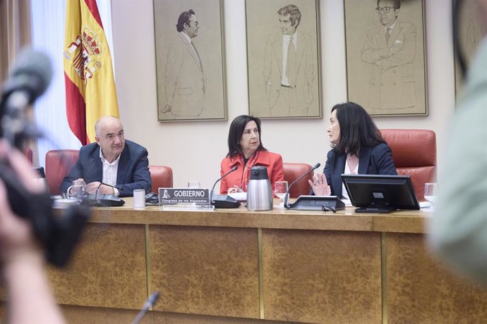 La ministra de Defensa, Margarita Robles, comparece ante la Comisión Mixta de Seguridad Nacional, en el Congreso de los Diputados, a 31 de marzo de 2026, en Madrid (España). Robles comparece a petición del Partido Popular para informar de las repercusione