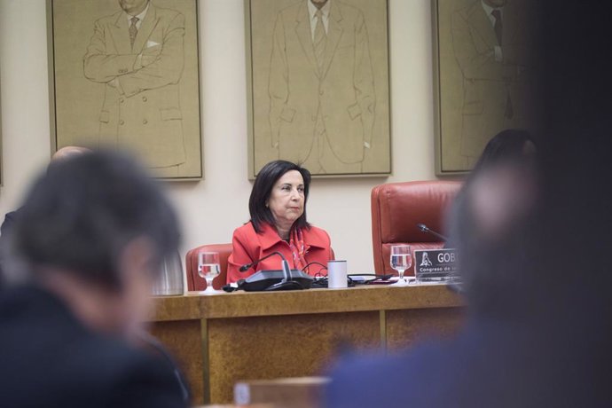 A ministra da Defesa, Margarita Robles, comparece perante a Comissão Mista de Segurança Nacional, no Congresso dos Deputados, em 31 de março de 2026, em Madri (Espanha). Robles comparece a pedido do Partido Popular para informar sobre as repercussões