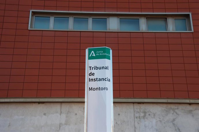 Archivo - Imagen de la fachada del juzgado de Montoro (Córdoba) que asume la investigación de la causa del accidente ferroviario ocurrido en la localidad cordobesa de Adamuz.