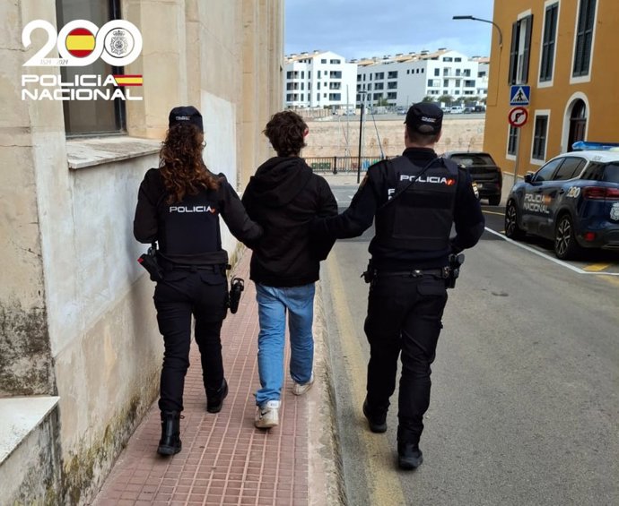 Detenido un okupa de Ciutadella por golpear con una barra de hierro al propietario.