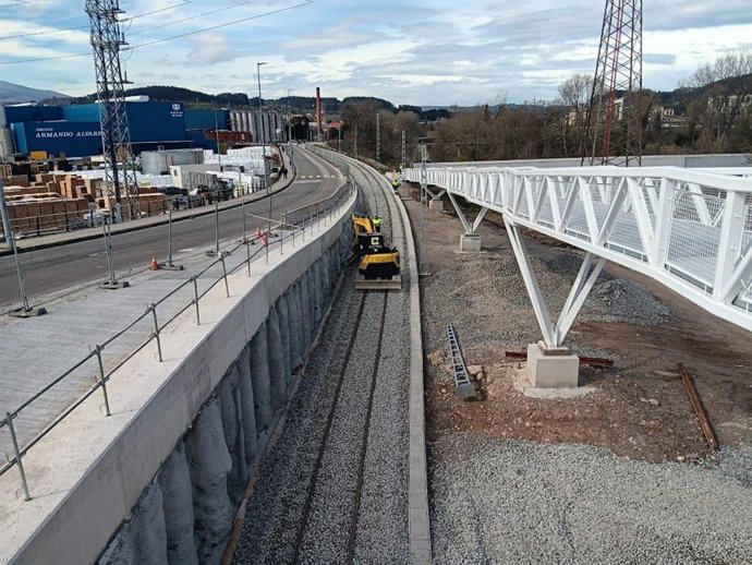 Obras de la vía auxiliar para el soterramiento de Torrelavega