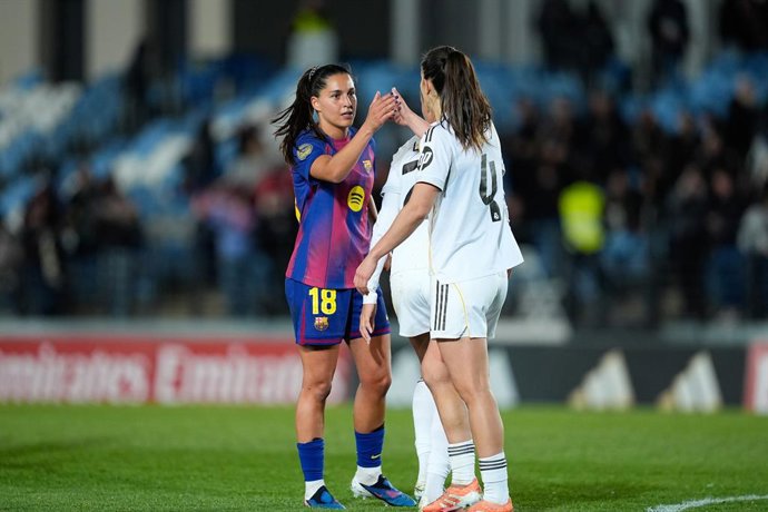 Francisca Nazareth of FC Barcelona greets Rocio Galvez of Real Madrid during the Spanish Women League, Liga F, football match played between Real Madrid and FC Barcelona at Alfredo Di Stefano stadium on March 29, 2026, in Valdebebas, Madrid, Spain.