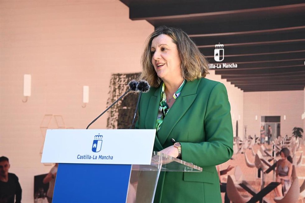 La consejera de Economía, Empresas y Empleo, Patricia Franco durante la presentación del proyecto de rehabilitación del Convento de Santo Domingo de Villanueva de los Infantes.
