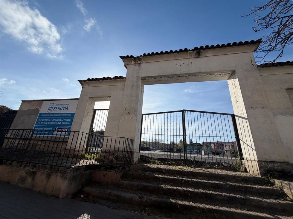 Entrada al solar del antiguo Regimiento