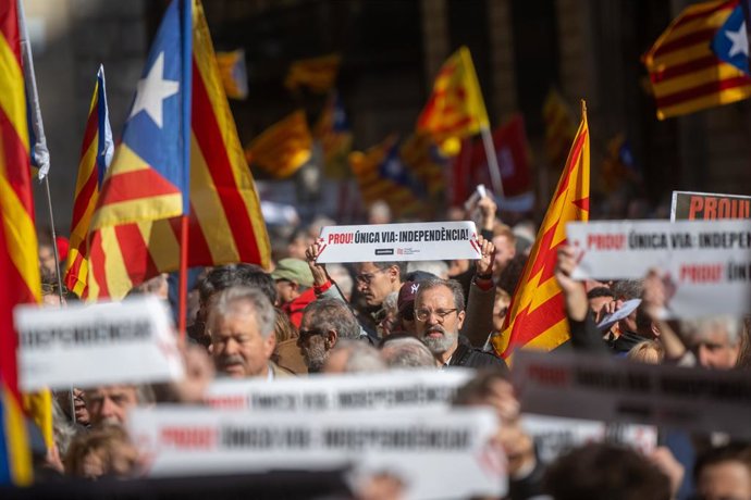 Archivo - Imatge d'arxiu d'una manifestació independentista