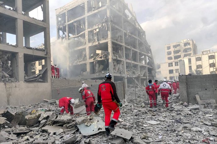 Los expertos discrepan sobre la duración del conflicto en Irán, pero prevén que el precio del crudo descienda.