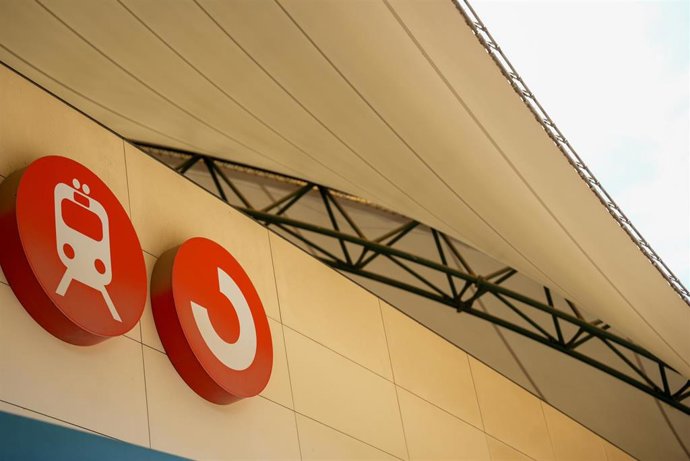 Archivo - Imagen de instalaciones ferroviarias en Sevilla. 