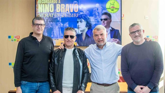 Serafín Zubiri y Societat Musical l'Illa se unen para homenajear a Nino Bravo en Benidorm (Alicante)