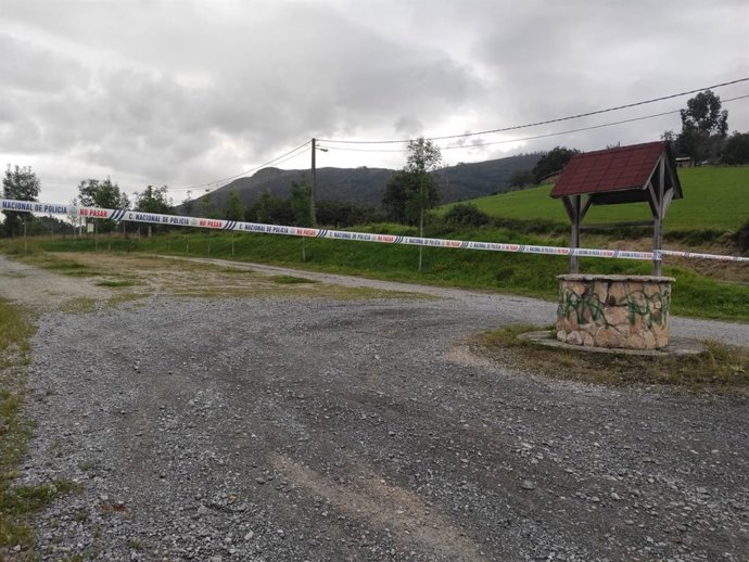 Archivo - Explanada del pozo de San Lázaro de Paniceres, en el barrio de La Florida, donde se produjo el tiroteo de la Policía Local al vehículo en el que se encontraban dos estudiantes de medicina.