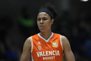 Archivo - Nia Coffey, durante un partido con el Valencia Basket.
