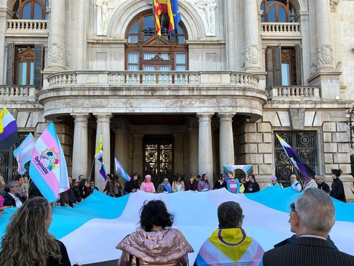 Concentración en el Día de la visibilidad Trans