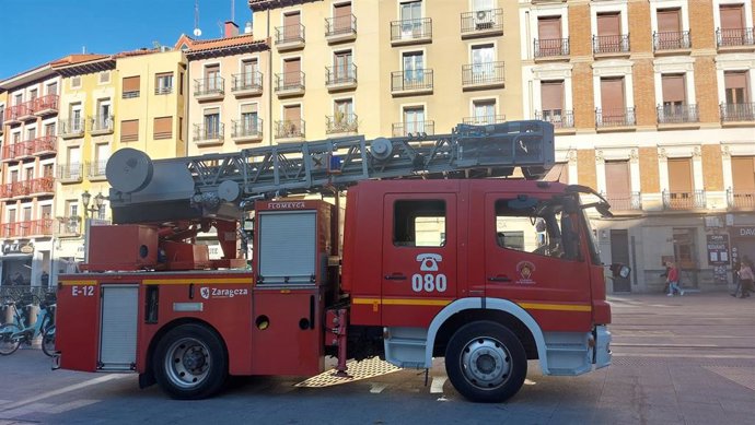Camión grúa de Bomberos.