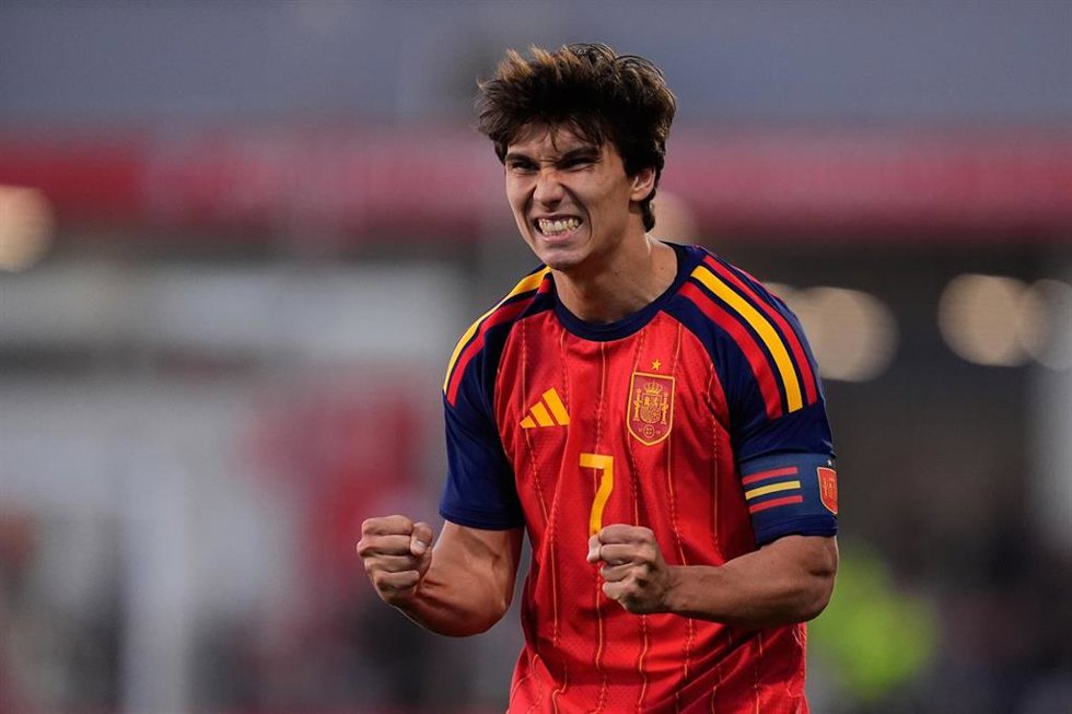 El delantero de la selección Sub-21 y el Real Madrid Gonzalo García celebra un gol. 