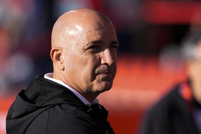 David Gordo, head coach of Spain U21, looks on during the UEFA EURO U-21 qualification, Group A, football match played between Spain U21 and Kosovo U21 at Centro Deportivo Wanda Alcala de Henares stadium on March 31, 2026, in Madrid, Spain.