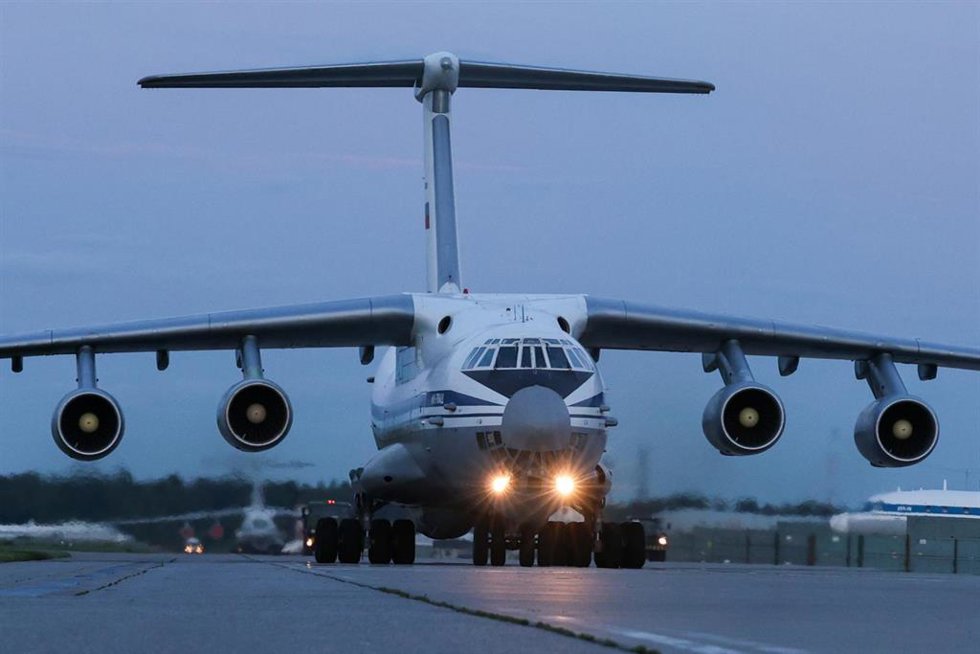Archivo - Avión de transporte ruso