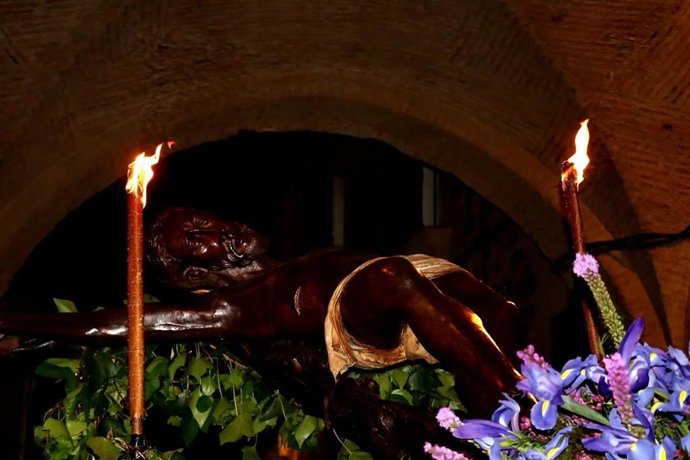 El Cristo Negro procesiona este Miércoles Santo en Cáceres
