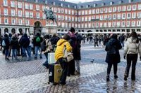 España recibió 10,7 millones de turistas extranjeros hasta febrero, con gasto récord de 15.411 millones