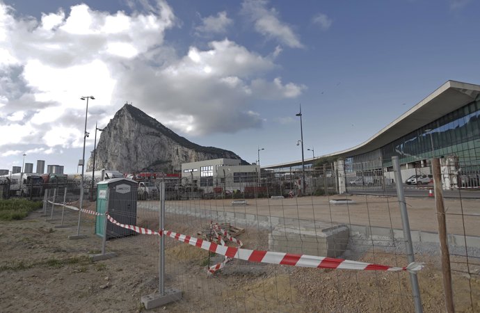Obras en la frontera de la Verja con el Peñón de Gibraltar