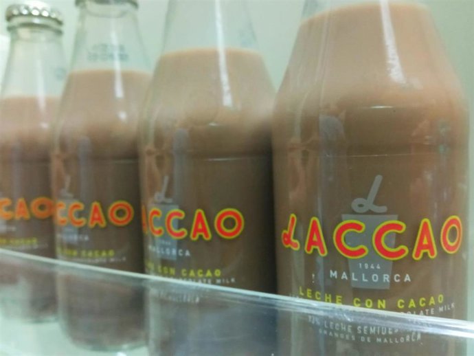 Archivo - Varios envases de vidrio de Laccao.