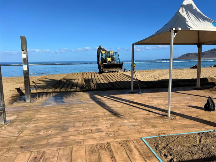 Limpieza en zona balneario Tomás Miller, en Las Palmas de Gran Canaria