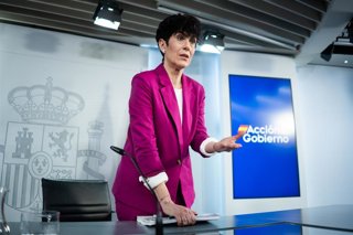 La portavoz del Gobierno y ministra de Inclusión, Seguridad Social y Migraciones, Elma Saiz, a su salida de una rueda de prensa posterior al Consejo de Ministros, en el Palacio de La Moncloa, a 31 de marzo de 2026, en Madrid (España). 