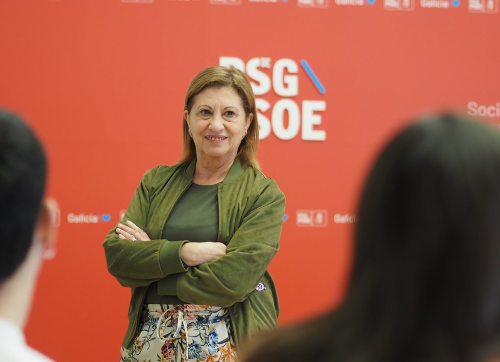 La hasta ahora diputada del Grupo Socialista en el Parlamento de Galicia Elena Espinosa acudió este miércoles a despedirse de los periodistas.