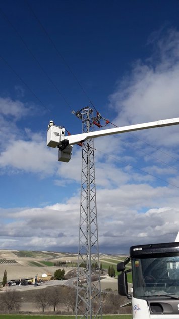 Archivo - Redes eléctricas de Endesa