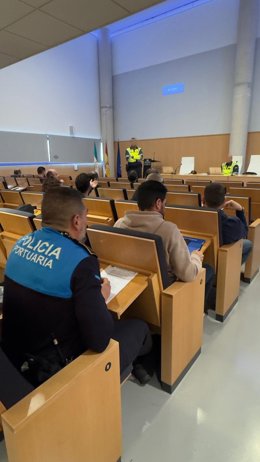 La Policía Portuaria de Motril impulsa su formación en materia de tráfico