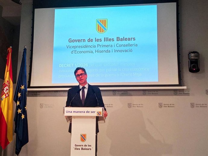 El portavoz del Govern, Antoni Costa, en rueda de prensa.