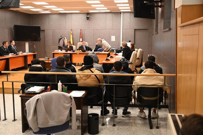 Juicio contra once acusados de una agresión homófoba a un joven de Basauri en 2021