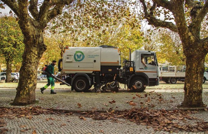 Vehículo para la gestión de residuos de Urbaser.