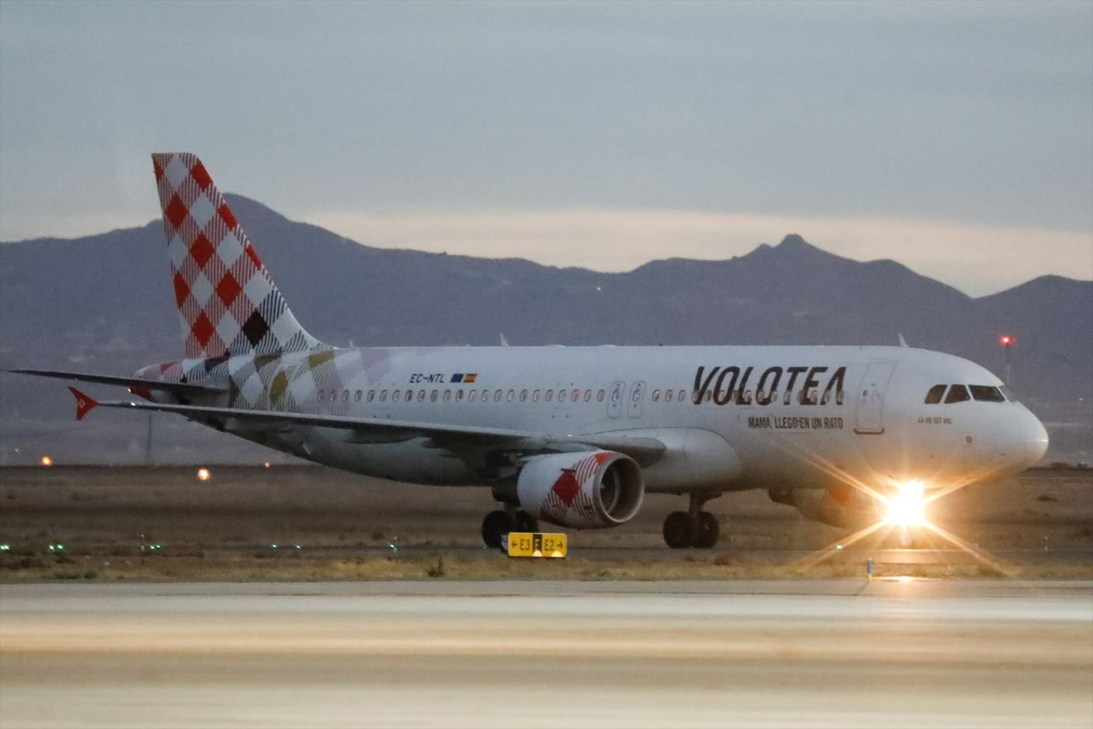 Volotea cancela algunos vuelos por el aumento de los costes del combustible