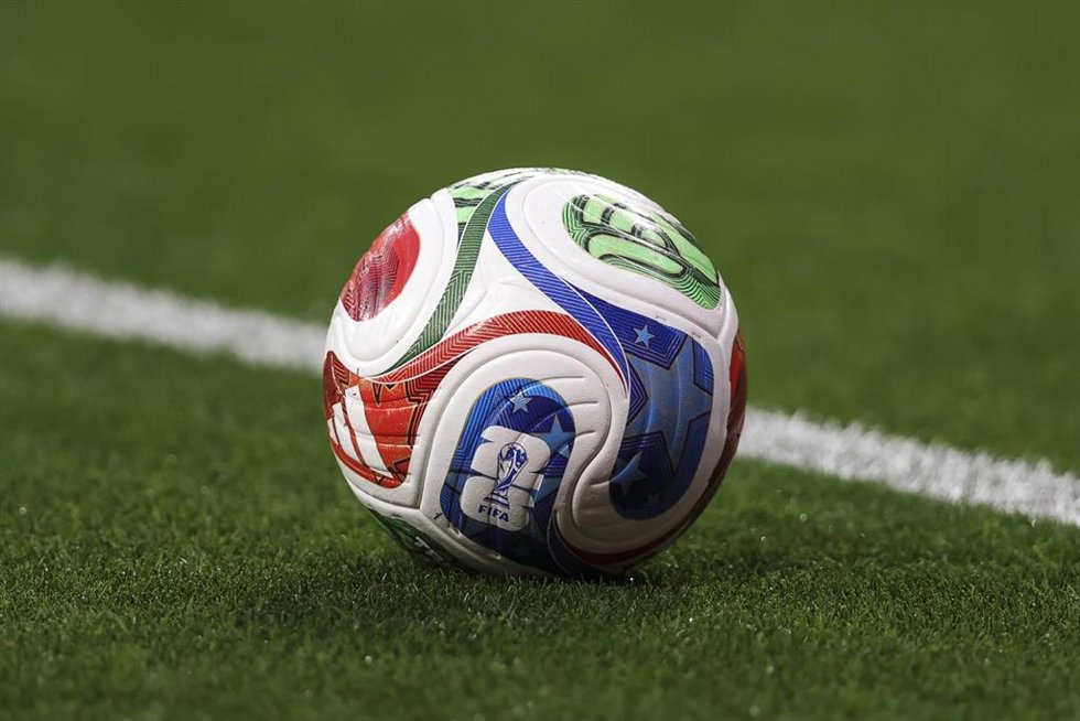 Balón del Mundial 2026 con el que se disputó el partido amistoso entre España y Egipto en el RCDE Stadium.