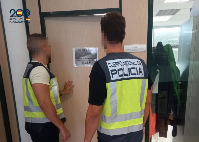 Detenido en Eivissa por quemar contenedores y causar daños en cinco coches estacionados